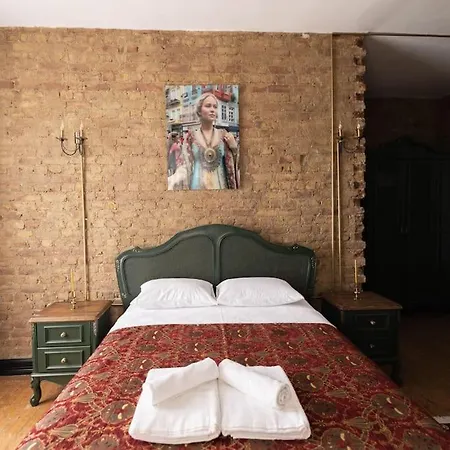 Galata Kulesi'nin Tam Karsisinda Muhtesem *