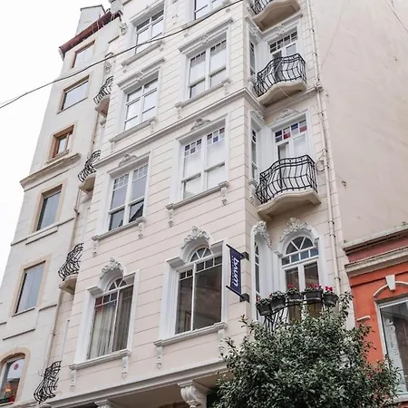 Galata Kulesi'nin Tam Karsisinda Muhtesem * 伊斯坦布尔