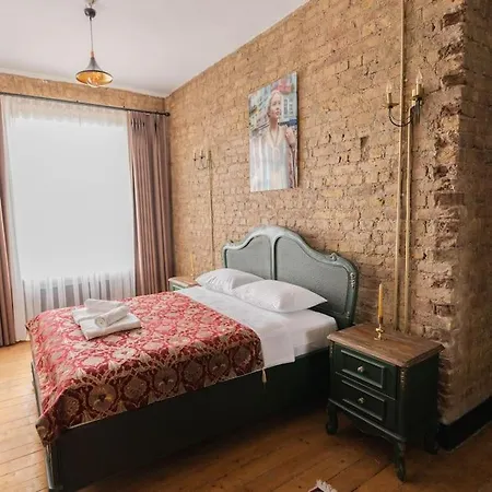 Galata Kulesi'nin Tam Karsisinda Muhtesem اسطنبول