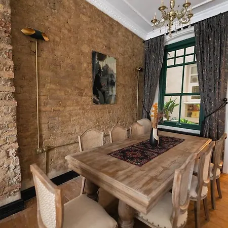 Galata Kulesi'nin Tam Karsisinda Muhtesem Lejlighed *
